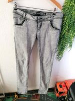Graue jeans L /Damen jeans 40 / röhrenhose Frauen 40 Saarland - Ensdorf Vorschau