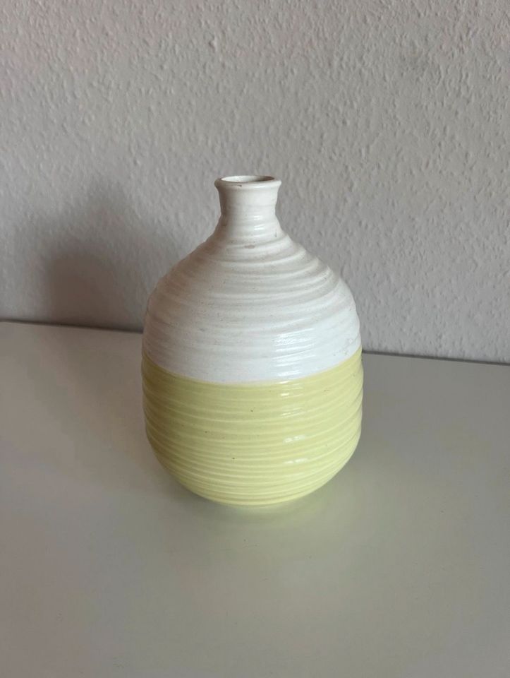 Vase grün weiß / Blumenvase in Hanau