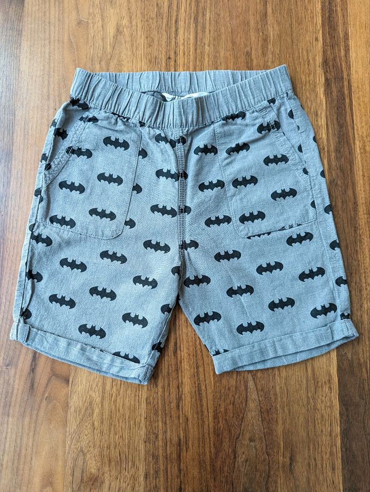 Batman Shorts von H&M Gr. 122/128 in Mannheim