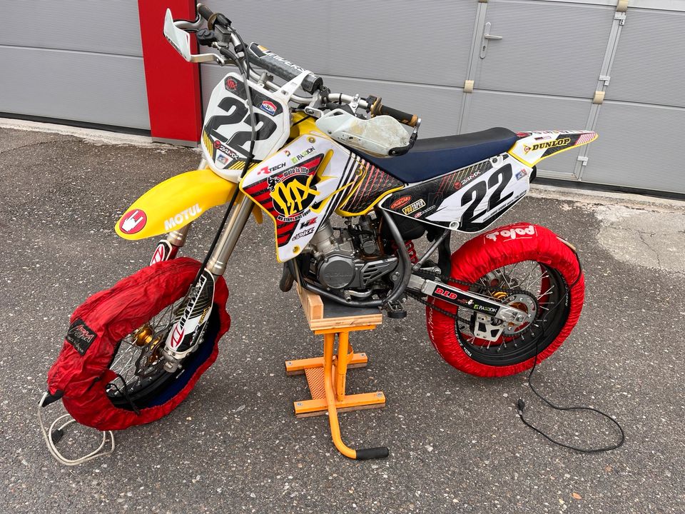 Suzuki RM 85 Supermoto ready to race, mit Zubehör in Mudau