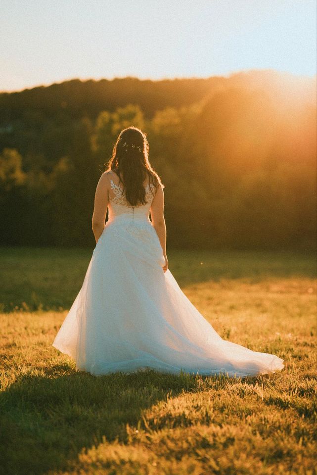 Brautkleid / Hochzeitskleid Größe 38 in Vörstetten