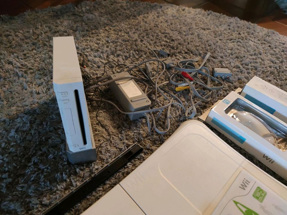 Nintendo Wii + Balance Board + Zubehör + Spiele + OVP! in Sehlem