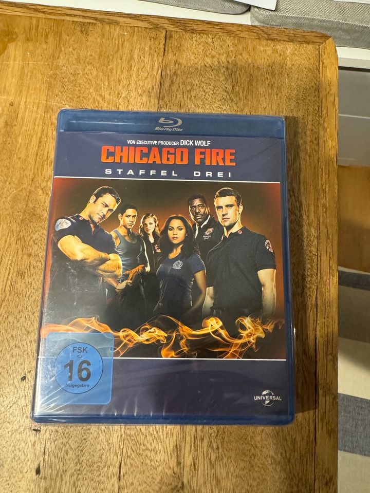 NEU Chicago Fire 22 BluRay Staffeln 1 bis 3+5 in Grevenbroich