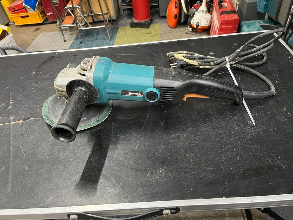 Makita GA 9010C Winkelschleifer in Berlin