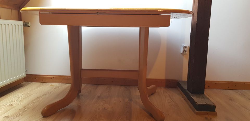 Tisch Echtholz Wohnzimmertisch 130 x 95 (cm) in Calden