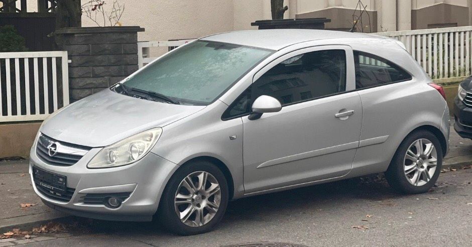 Opel Corsa D mit Klima und Servolenkung und neues Tüv in Hannover