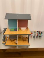 Spielhaus Puppenhaus Kinder mit Möbel und Figuren Baden-Württemberg - Lörrach Vorschau