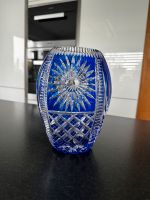 Böhmische Cobalt Blau Kristallvase Royal Blue handgeschnitten Baden-Württemberg - Friedrichshafen Vorschau