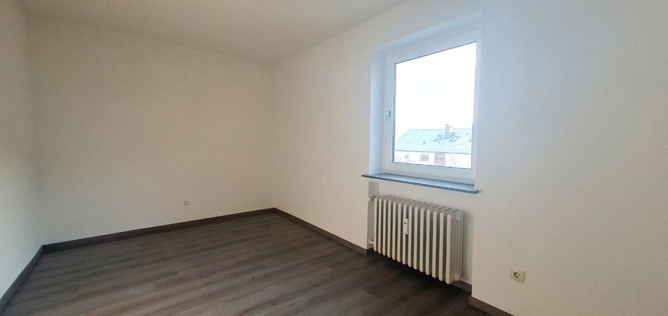 3-Zimmer mit Balkon in Waldkappel - neu saniert ! in Waldkappel