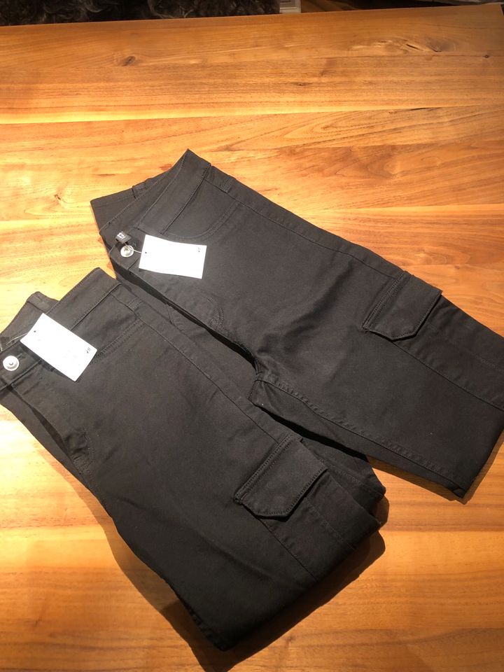 H&M Divided* High Waist Cargo Jeans, 36, schwarz in Wetter (Ruhr)