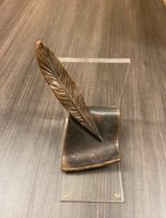 NEU Buchstütze Schreibfeder aus Bronze Bayern - Markt Schwaben Vorschau