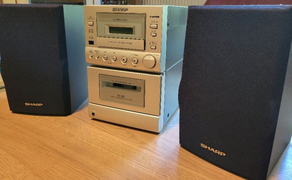 Micro-Audio-Anlage SHARP XL 505-H52; Radio, Kassette, CD, 2 Boxen in Beckum