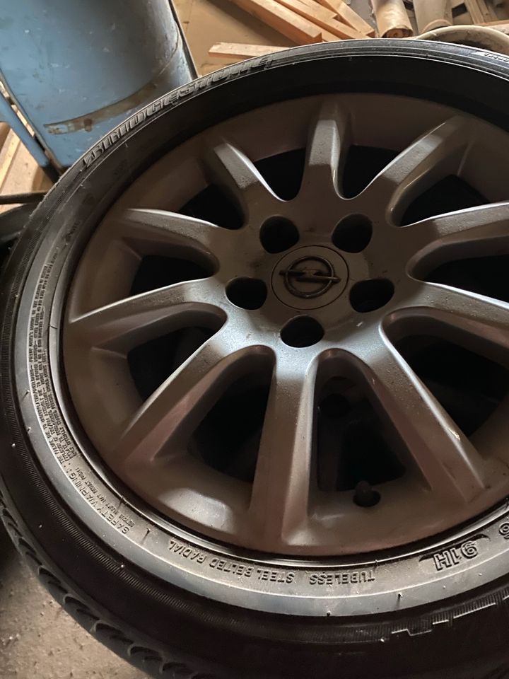 Bridestone Reifen auf Opel Alufelgen in Mainz