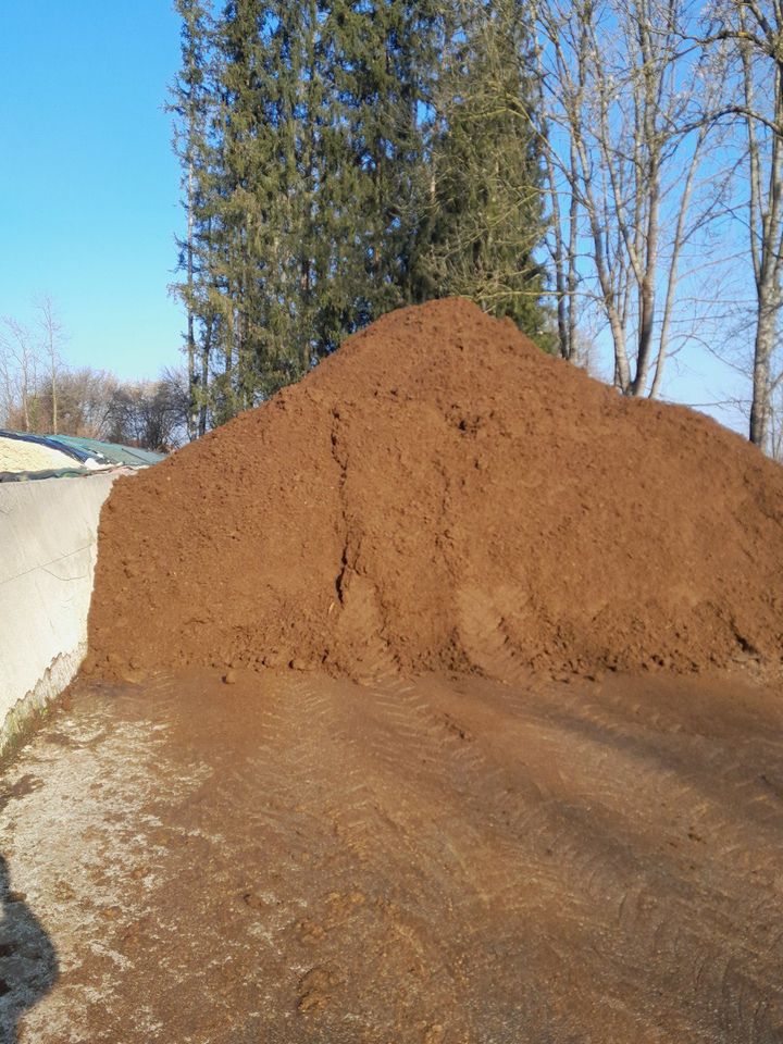 Bio Kompost Erde Mulchmaterial Hochbeet in Bad Aibling