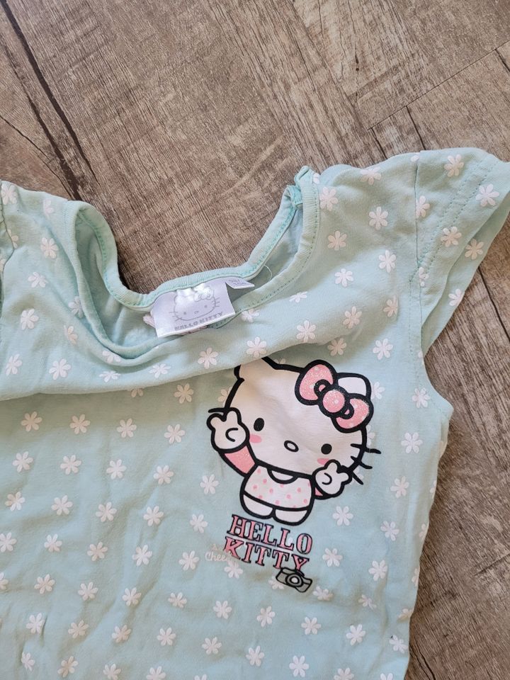 98/104, Nachthemd, Kleid, türkis mit Hello Kitty, weiße Blumen in Nürtingen