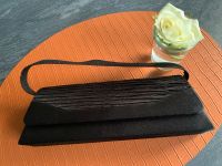 Feines Abendtäschchen Umhängetasche schwarz elegant Clutch Bayern - Straubing Vorschau