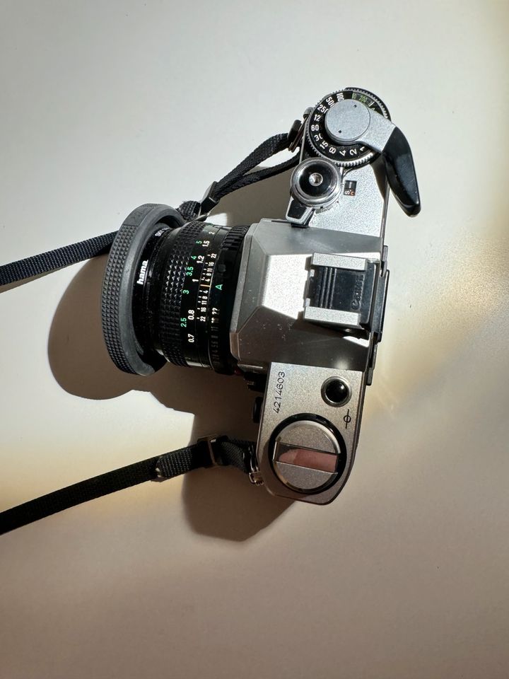 Canon AE 1 Kamera mit Wechselobjektiv in Bremen