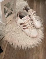 Adidas Schuhe Roségoldene Details Gr. 36 Niedersachsen - Seelze Vorschau