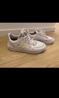 Adidas Sneaker/Schuhe in weiß/Silber Größe 40 Niedersachsen - Braunschweig Vorschau