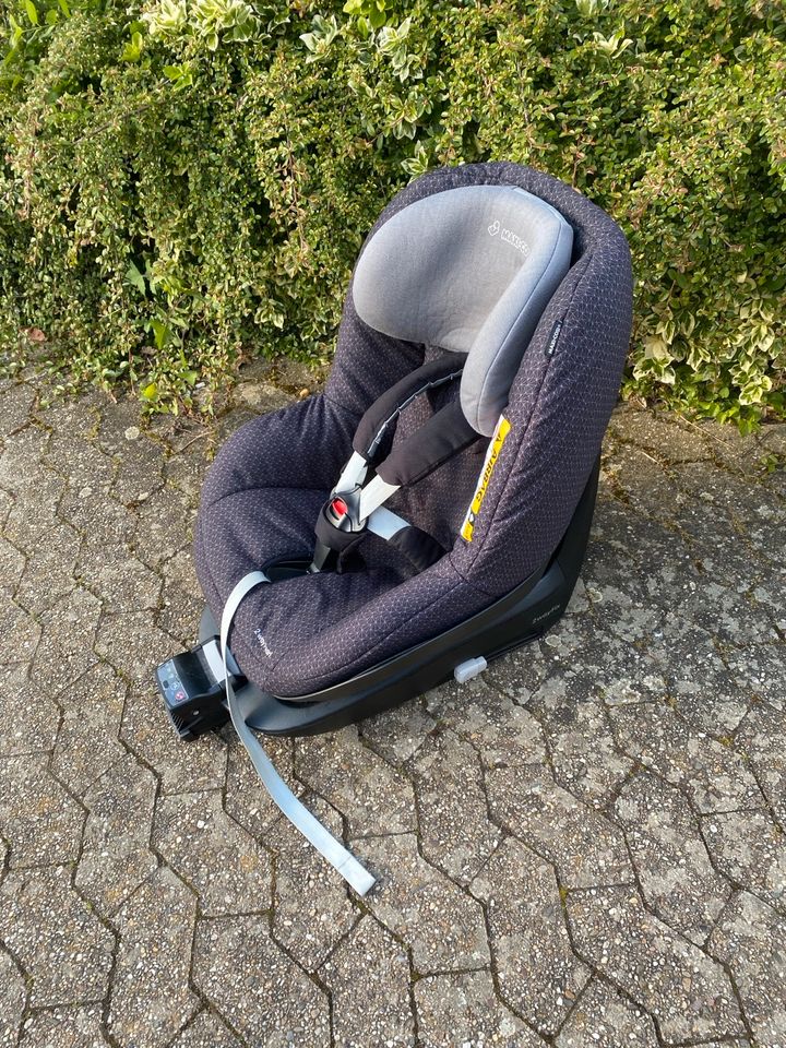 Maxi Cosi 2way Pearl + 2way isofix Station in Hürth