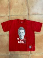 rotes T-Shirt von FC Bayern München mit Mario Götze in Gr. 140 Hessen - Kelkheim Vorschau