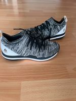 Reebok Les Mills Sportschuhe Sneaker Schwarz Grau Gr. 38 Niedersachsen - Vordorf Vorschau