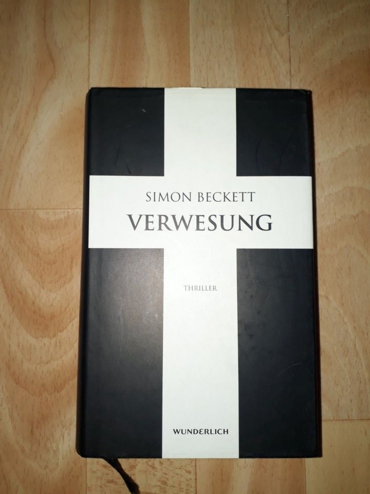 Simon Beckett / David Hunter, Chemie des Todes, der Hof u.a. in Lübben