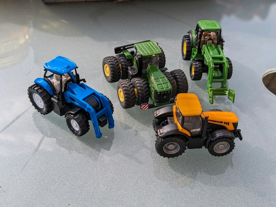 Siku ® Landwirtschaft Traktor Set in Löwenberger Land-Grüneberg