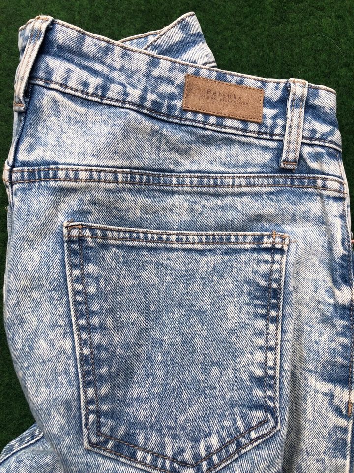 Elastische Jeans Hose Bershka hohe Taille in Haiterbach