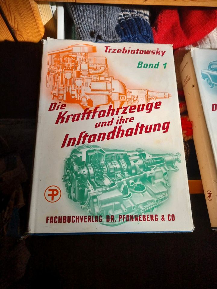 Trzebiatowsky Die Kraftfahrzeuge und Ihre Instandhaltung  2 Bände in Hann. Münden