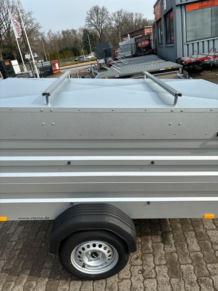 Stema Deckelanhänger 750 KG  66cm hoch 100 kmh Neu PKW Anhänger in Kaltenkirchen