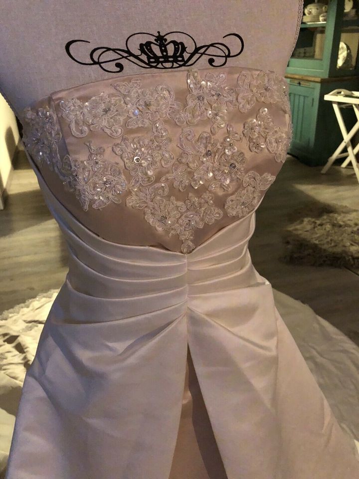 Brautkleid Champagner Model Sissi in Neuenrade