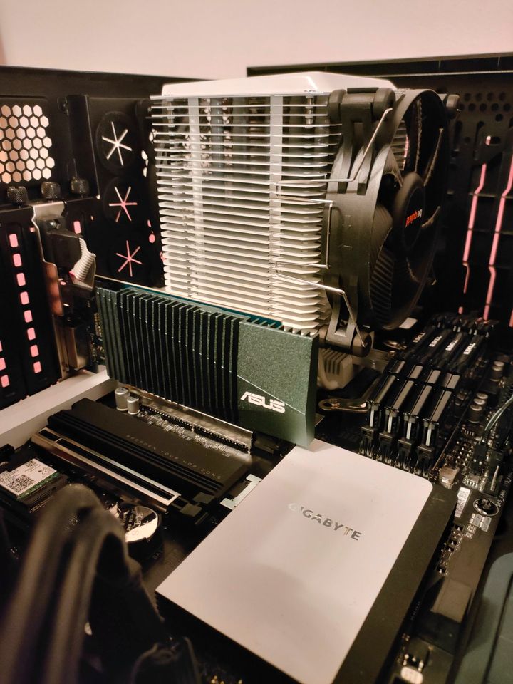 Server | Ryzen 9 5950X | 128GB RAM | 1TB NVMe | 450W | be quiet! in Roden