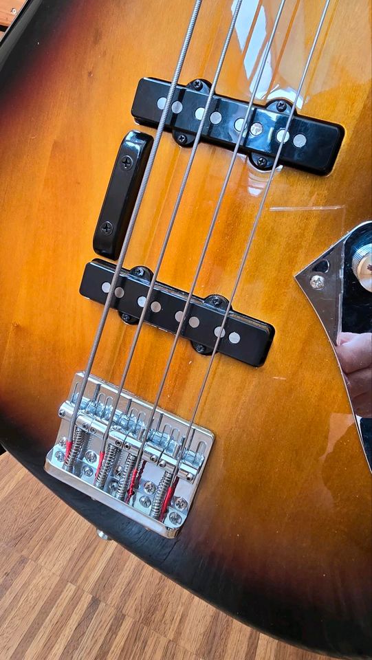 Squier Fender Jazz Bass Fretless in Elchingen