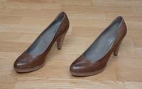 Maripé Damen Pumps, Lav. Articiana, braunes Glattleder, Gr. EU 39 Nordrhein-Westfalen - Neuss Vorschau