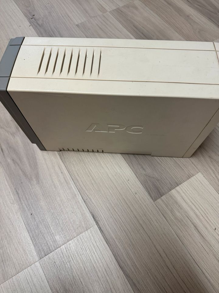 APC Back-UPS CS500 USV 500VA in Waghäusel