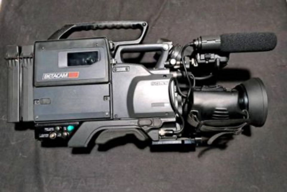 Sony Betacam SP PVV-1P + Zubehör in Mayen