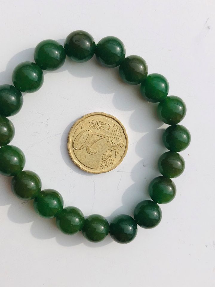 Nephrit Jade Russland AA Qualität grün top Heilstein 10mm in Hafenlohr