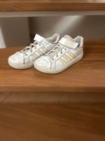 Adidas Sneaker super erhalten Gr.33 weiß mit Klett Nordrhein-Westfalen - Hamm Vorschau