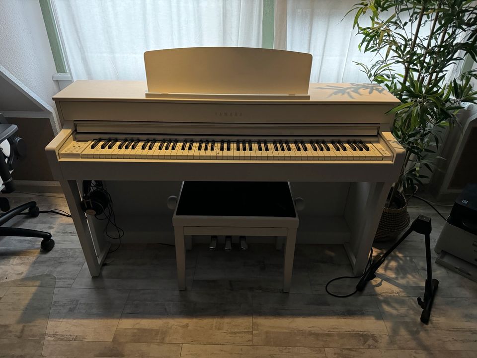 Yamaha CLP-645 WH E-Piano | KEIN NOTVERKAUF! in Verden