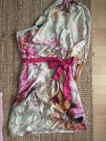 NEUWERTIG GUESS Marciano Seide 100% 36/S Abendkleid Pink schick Sachsen - Chemnitz Vorschau