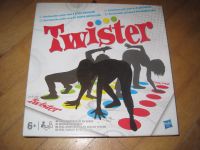 Twister Gesellschaftspiel Verknotungsgefahr Hasbro Skandinavien Hessen - Hüttenberg Vorschau