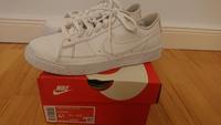 NIKE BLAZER low (GS) Größe 36,5; 23,5 cm white / white-black Mitte - Tiergarten Vorschau
