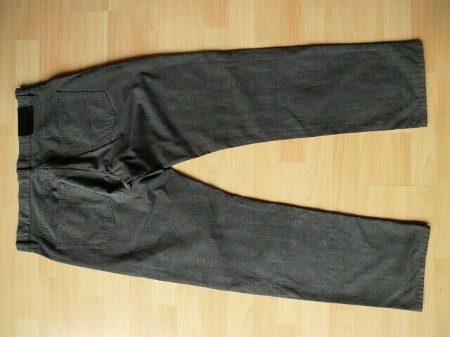 BOSS  Herren Hose W34 L32 Original wie neu in Düsseldorf