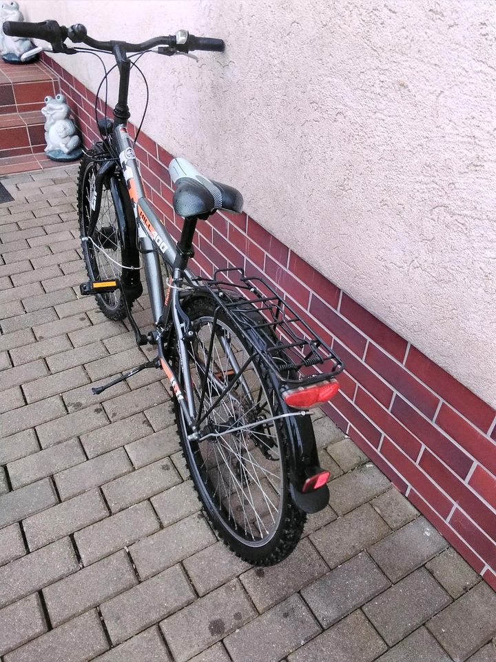 Verkaufe einen 24er Jungs Fahrrad so gekauft wie gesehen keine Ga in Erxleben (bei Haldensleben)