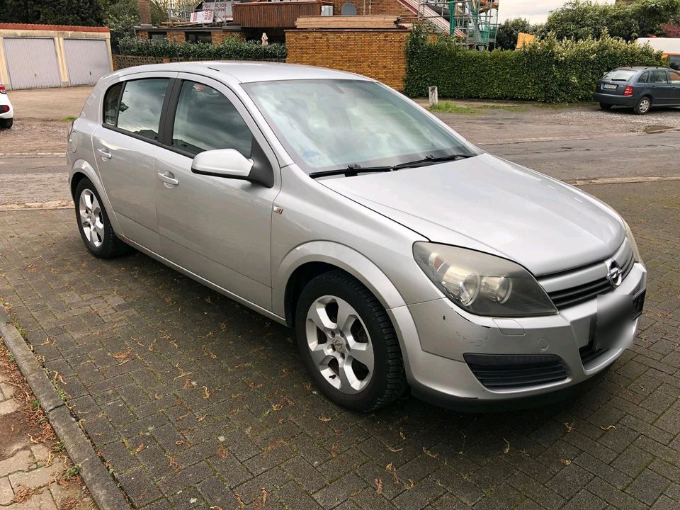 Opel astra 1.8 in Leverkusen