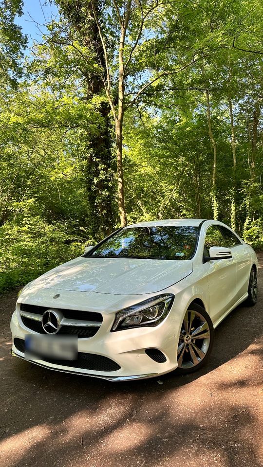 Mercedes-Benz CLA 200 Shooting Brake in Offenbach