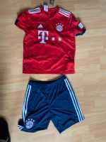 Fc Bayern Trikot mit Hose Adidas gr 164 ungetragen Baden-Württemberg - Zell am Harmersbach Vorschau