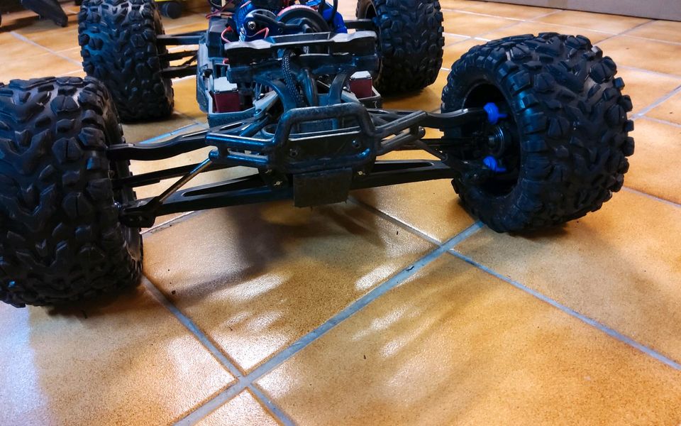 Traxxas e revo 2.0 in Stockelsdorf