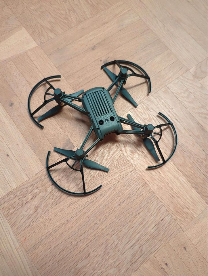 DJI RYZE Tello Drohne OVP inkl. Zubehör in Niedernhausen